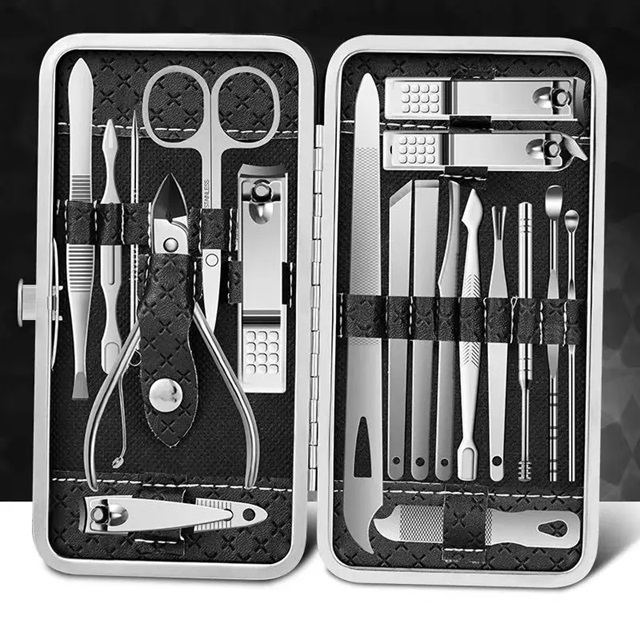 Manicure Set Nail Clippers Pedicure Kit-18 Pieces Carbon Steel Nail Care Tools With Luxurious Travel Case